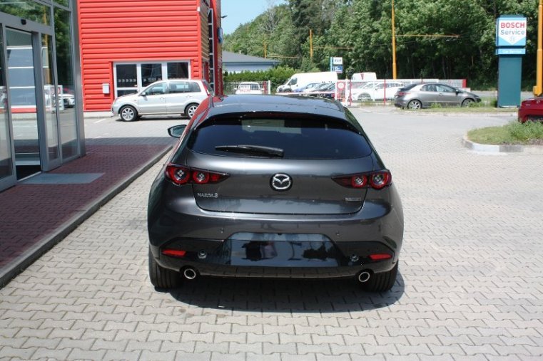 Mazda 3, SKYACTIV-G, barva šedá