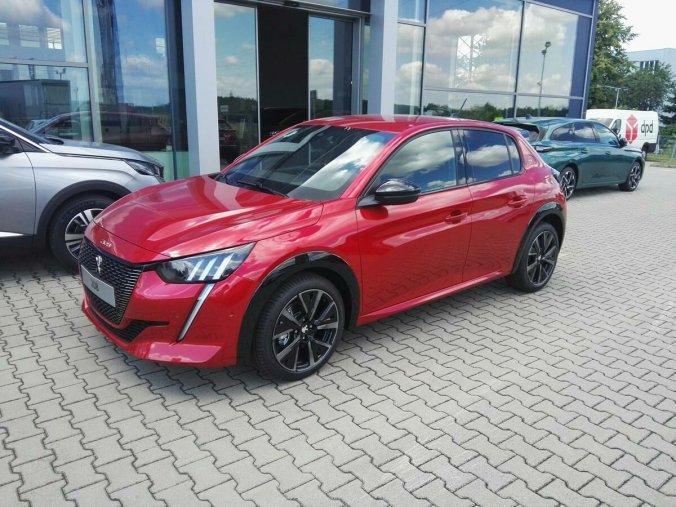 Peugeot 208, Peugeot 208 GT 1.2I 130k AUT 8 NAVI, barva červená