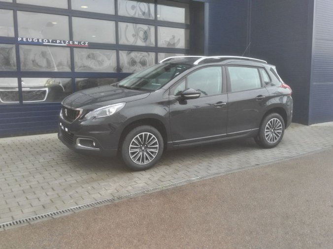 Peugeot 2008, Active 1.2 PureTech 82, barva šedá