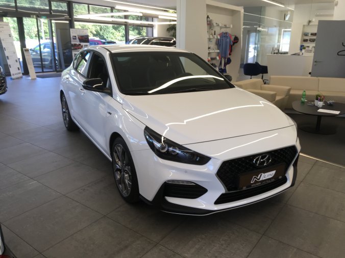 Hyundai i30, 1,4 T-GDI 103 kW (95 NAT) 7 st. DCT, barva bílá