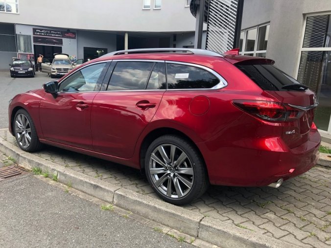 Mazda 6, 2.5i G 194K, barva červená