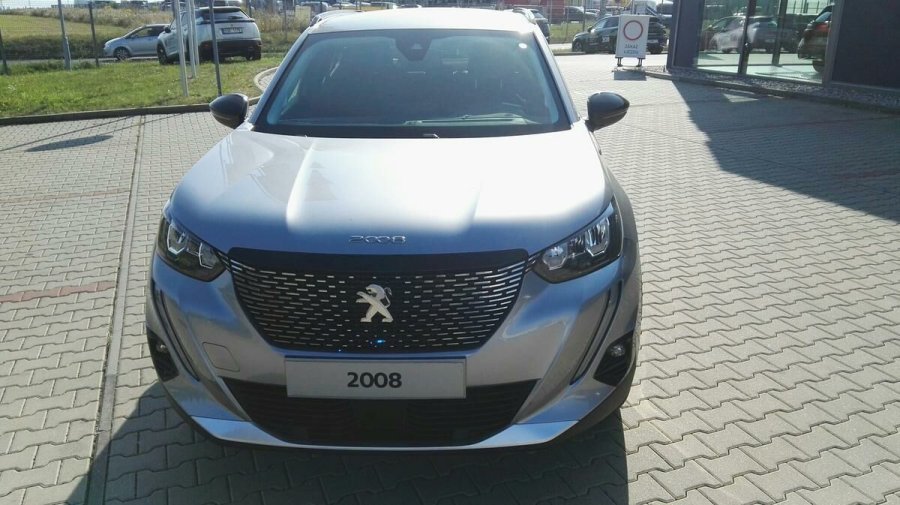 Peugeot 2008, Peugeot 2008 ALLURE PACK 1.2i 130k AUT8 NAV, barva stříbrná