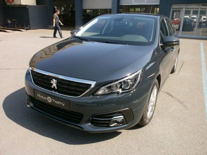 Peugeot 308, SW Active 1,2 PureTech 110 81, barva šedá