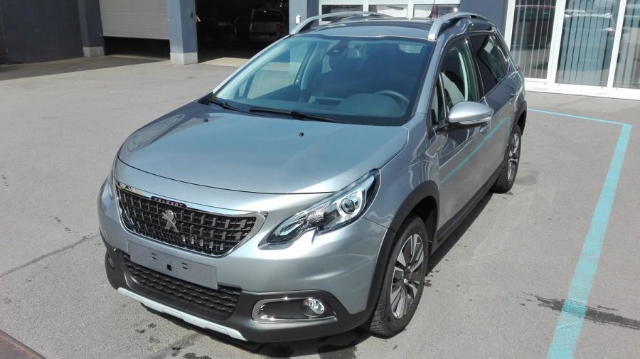 Peugeot 2008, ALLURE 1.2 PureTech 110 MAN6, barva šedá