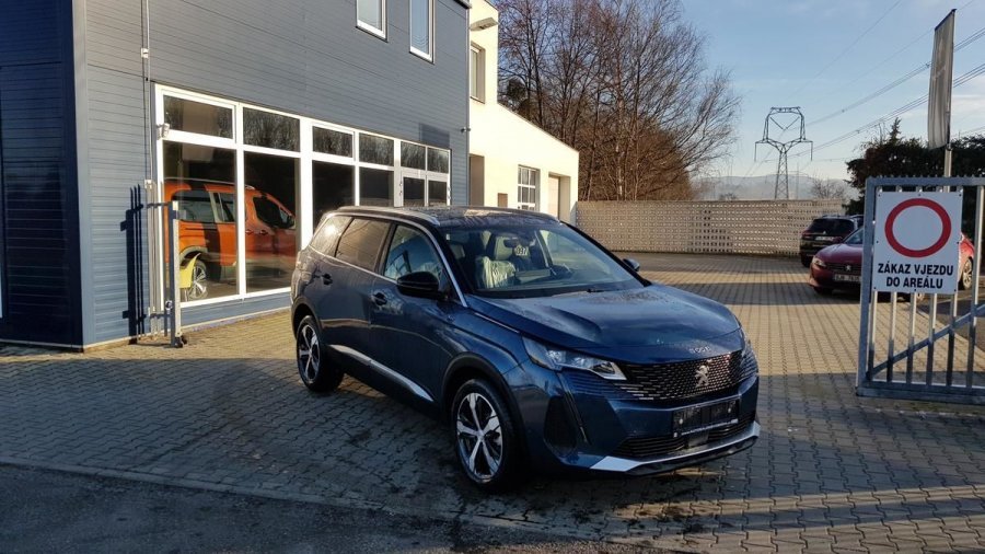 Peugeot 5008, GT 1.5 BlueHDi 130 EAT8, barva modrá