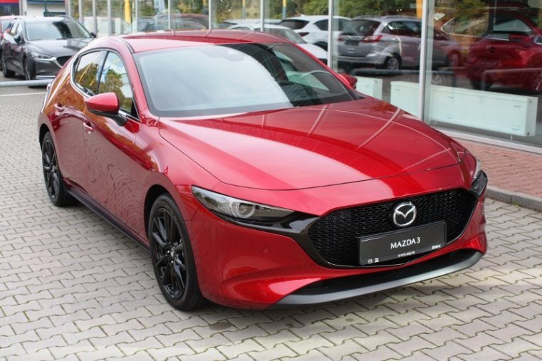 Mazda 3, SKYACTIV-X, barva červená