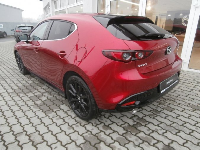 Mazda 3, Skyactiv GT 180, barva červená