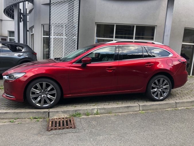 Mazda 6, 2.5i G 194K, barva červená