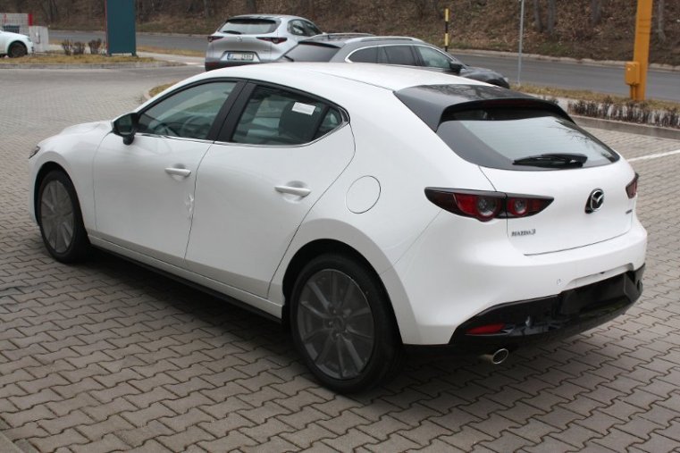 Mazda 3, SKYACTIV-G, barva bílá