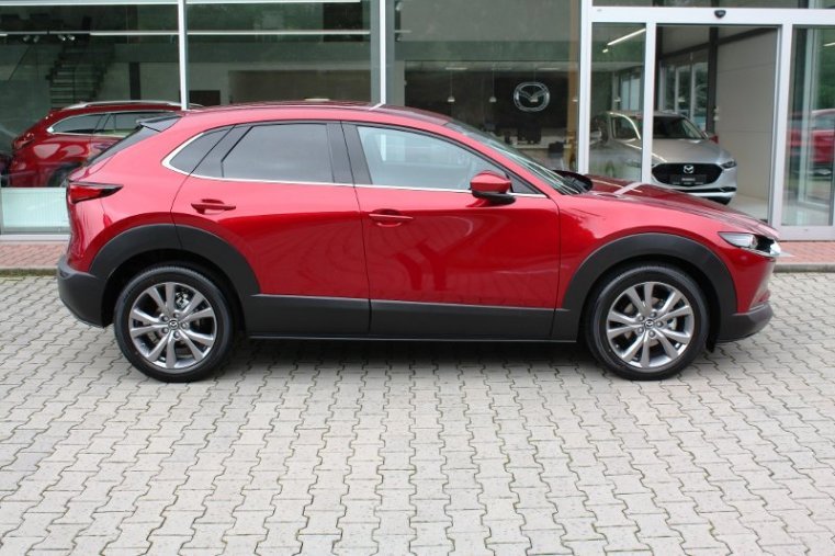 Mazda CX-30, SKYACTIV-G, barva červená