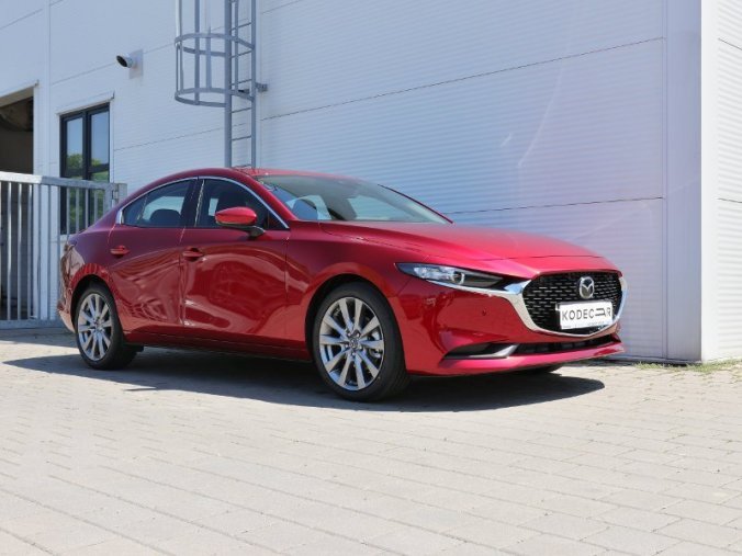 Mazda 3, 2,0 Skyactiv-G 122k/90kW MAN, barva červená