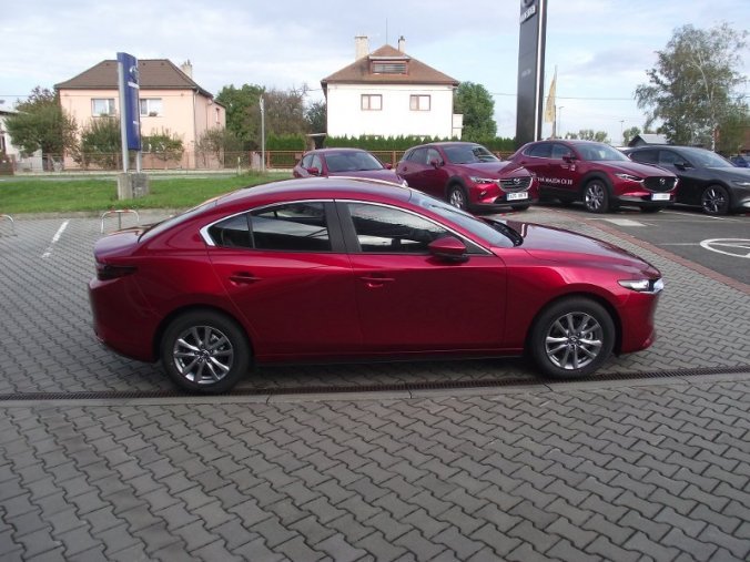 Mazda 3, Skyactiv G122, barva červená