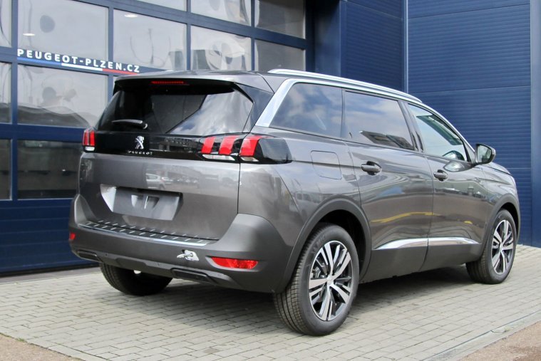 Peugeot 5008, Allure 1.2 PureTech 130 EAT8, barva šedá