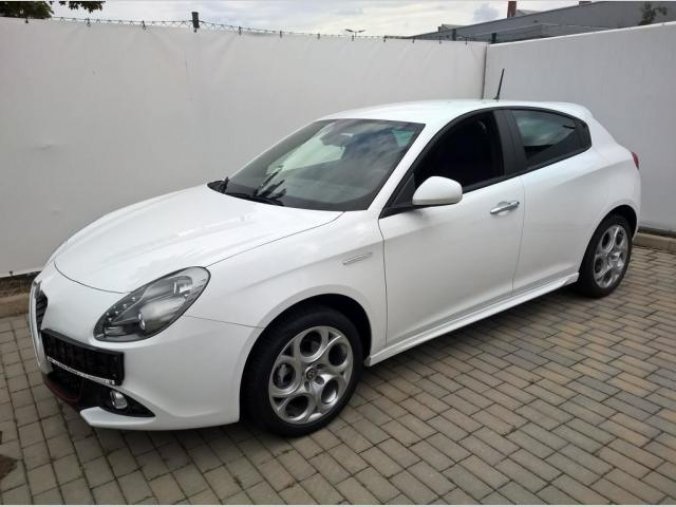 Alfa Romeo Giulietta, 1.4TBi 120PS Sport Edition, barva bílá