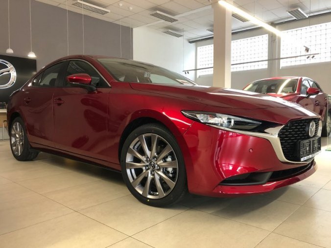 Mazda 3, 2.0i G 122K, barva červená