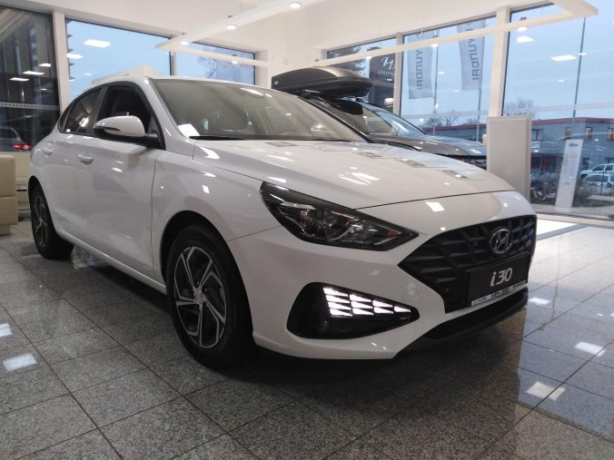 Hyundai i30, 1,0 T-GDI 88 kW (95 NAT) 6 st. man, barva bílá