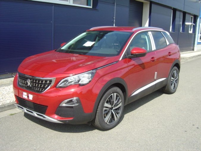 Peugeot 3008, Allure 1.2 PureTech 130 S&S EAT8, barva červená