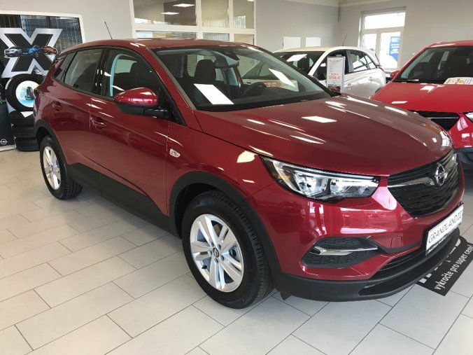 Opel Grandland X, 130 koní, barva vínová