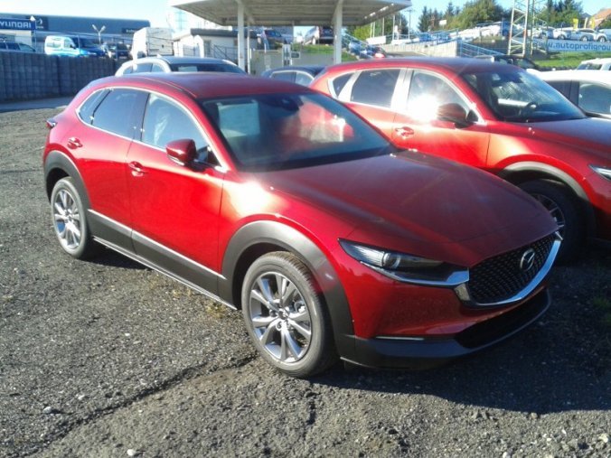 Mazda CX-30, 2,0i, barva červená