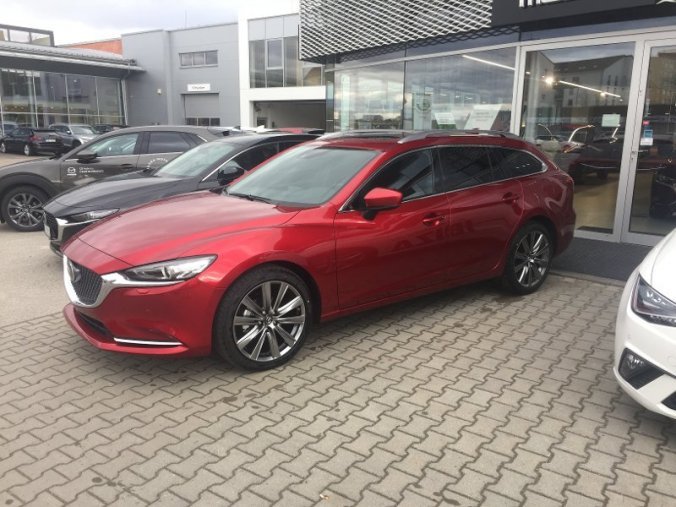 Mazda 6, 2,5G 194k, barva červená