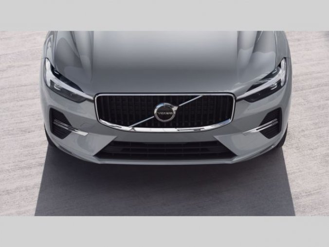 Volvo XC60, B4 2.0L 197+14 HP AT8 FWD CORE, barva šedá