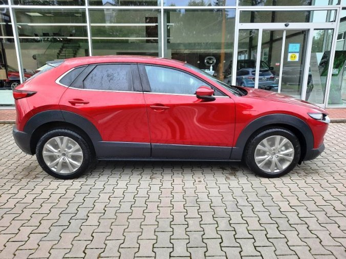 Mazda CX-30, SKYACTIV-G, barva červená