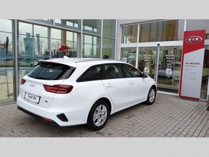 Kia Ceed, SW 1,5T-GDI SPIN, barva bílá