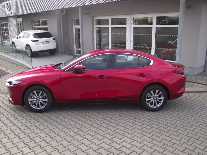 Mazda 3, Skyactiv G122, barva červená