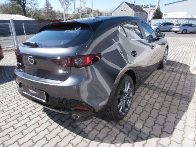 Mazda 3, Skyactiv G122, barva šedá