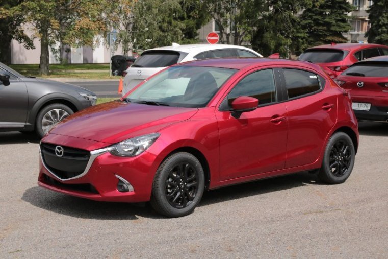 Mazda 2, 1,5G 90k, barva červená