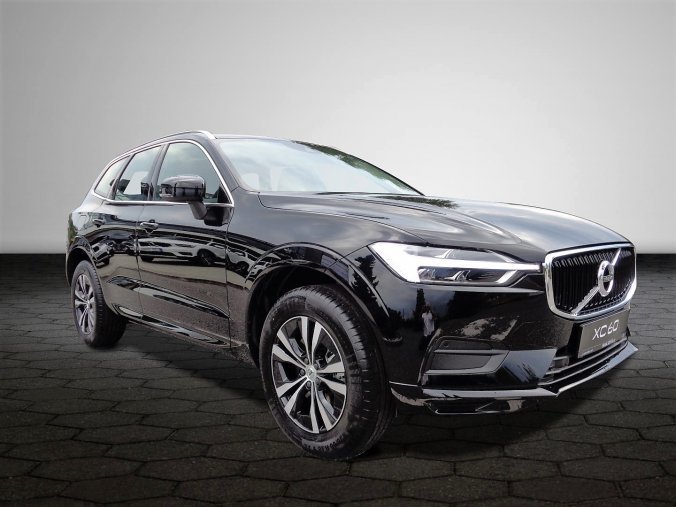 Volvo XC60, D3 2.0L 150 HP MOMENTUM PRO MT6 FWD, barva černá