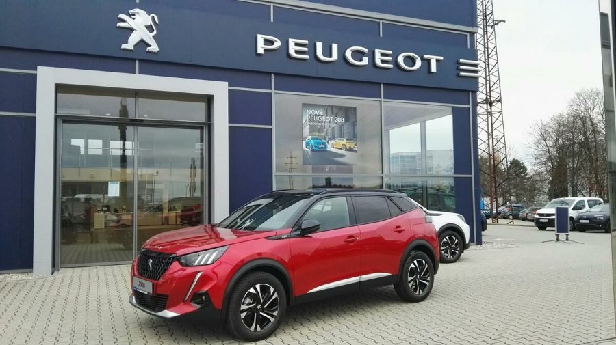 Peugeot 2008, GT 1.5HDI 130k AUT8, barva červená