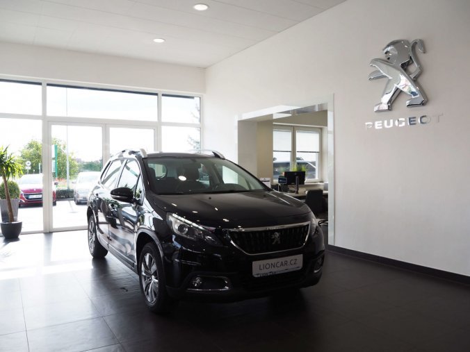 Peugeot 2008, ACTIVE 1.2 PureTech 110k, barva černá