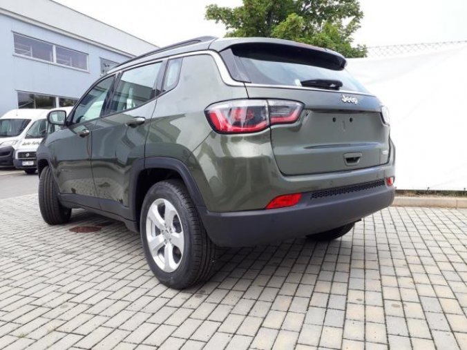 Jeep Compass, 1.4 140PS Longitude 4x2 manuál, barva zelená