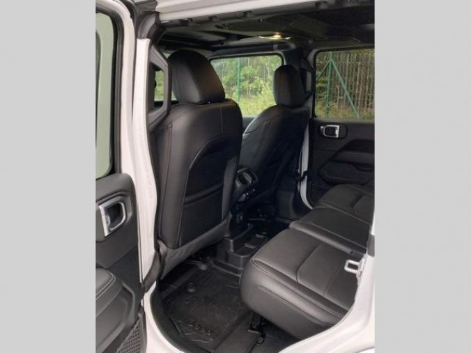 Jeep Wrangler, 2.0T GME Sahara 8ATX, barva bílá