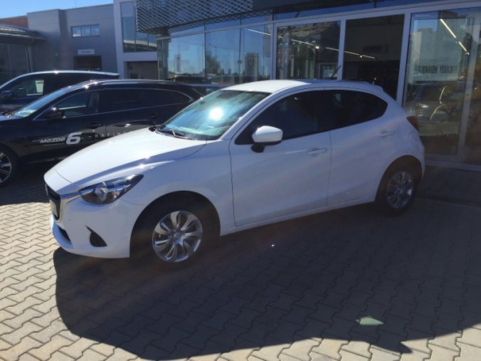 Mazda 2, 1,5 Skyactiv-G75, barva bílá