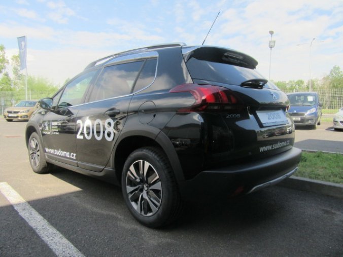 Peugeot 2008, ALLURE 1,2 PureTech 82k MAN5, barva černá