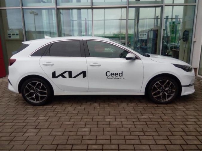 Kia Ceed, 5HB CD 1,5 T-GDI TOP, barva bílá