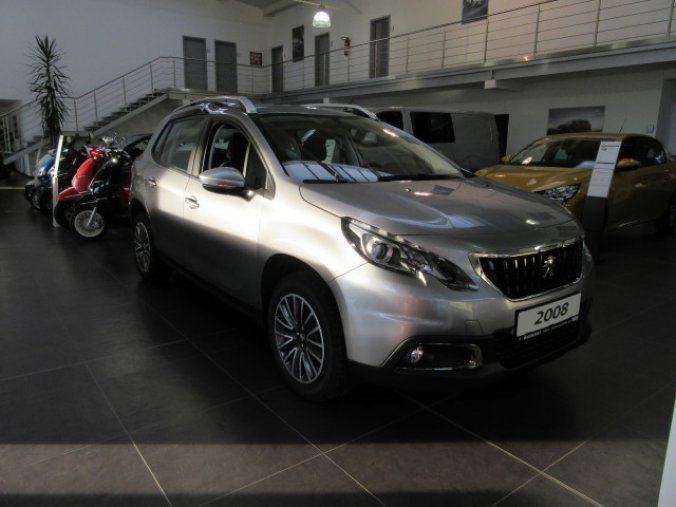 Peugeot 2008, Active 1.2 PureTech 110k EAT6, barva šedá