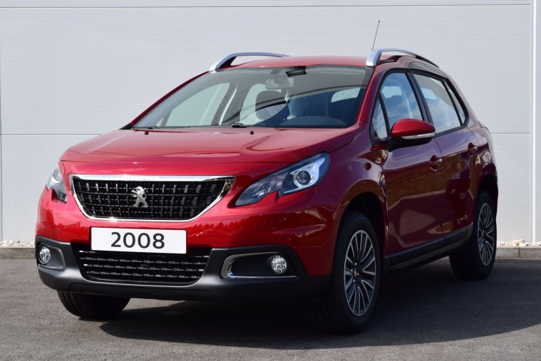 Peugeot 2008, ACTIVE 1.2 PureTech 82 S&S MAN5, barva červená