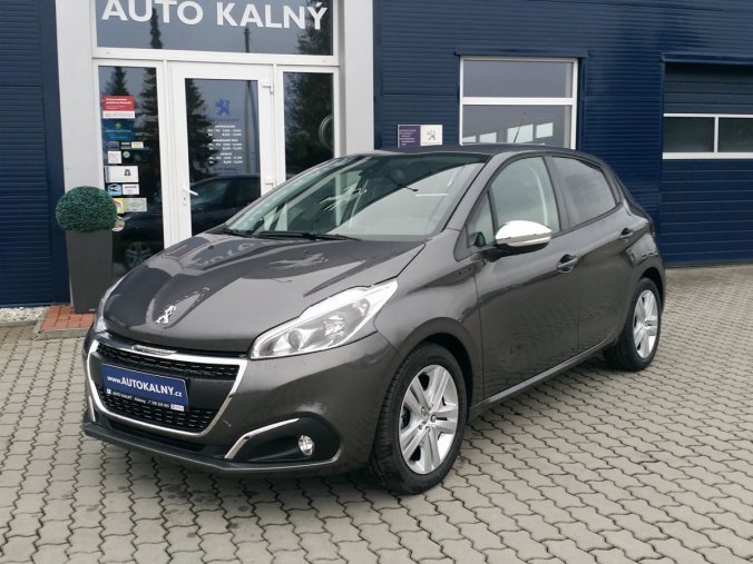 Peugeot 208, Signature 1.2 PureTech 82k, barva šedá