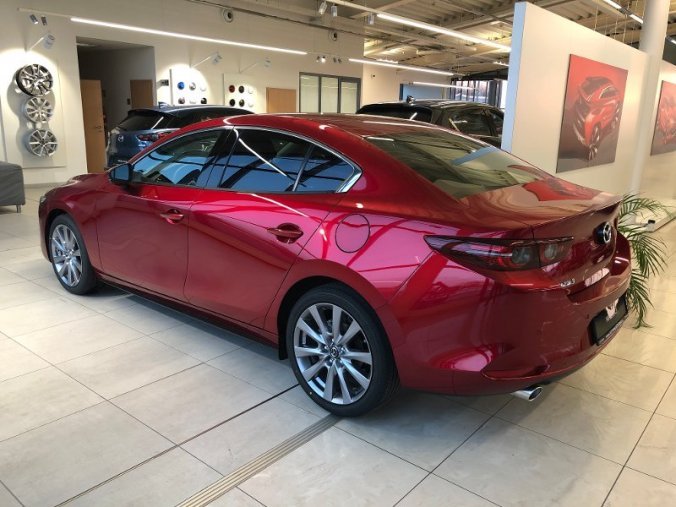 Mazda 3, Skyactiv-G 122k, barva červená