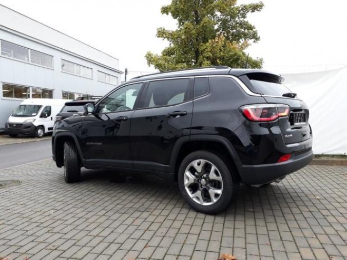 Jeep Compass, 2.0 MTJ 140PS Limited 4x4 MT6, barva černá