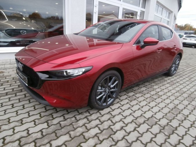 Mazda 3, Skyactiv G122, barva červená