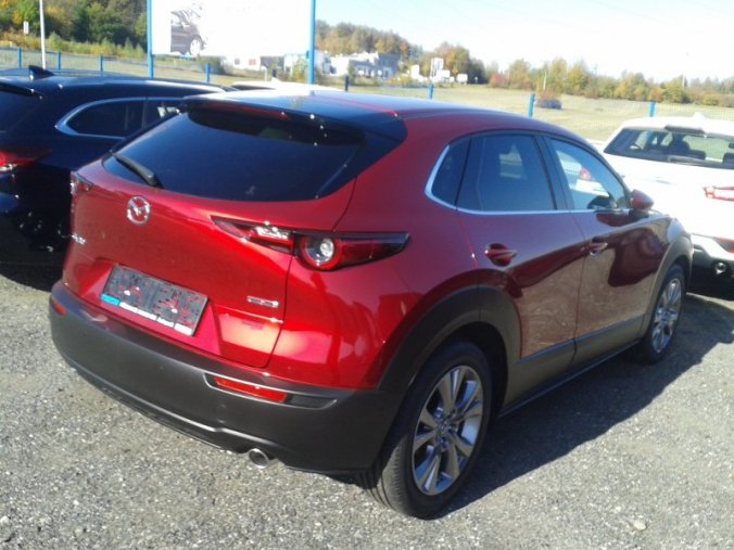 Mazda CX-30, 2,0i, barva červená