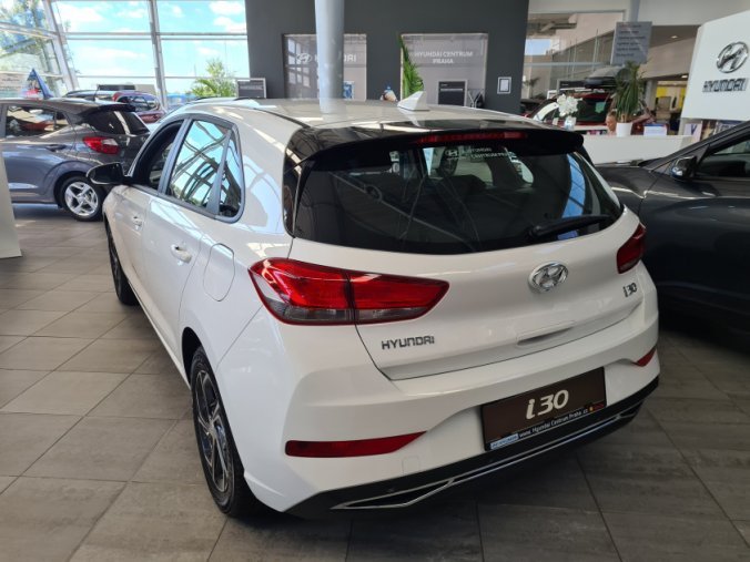 Hyundai i30, 1,0 T-GDI 88 kW MT, barva bílá