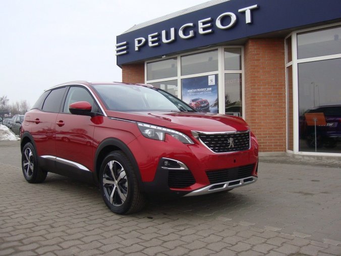 Peugeot 3008, Allure 1,5 BlueHDI 130k EAT8, barva červená