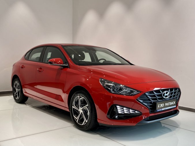 Hyundai i30, 1,0 T-GDI 88 kW (95 NAT) 6 st. man, barva červená